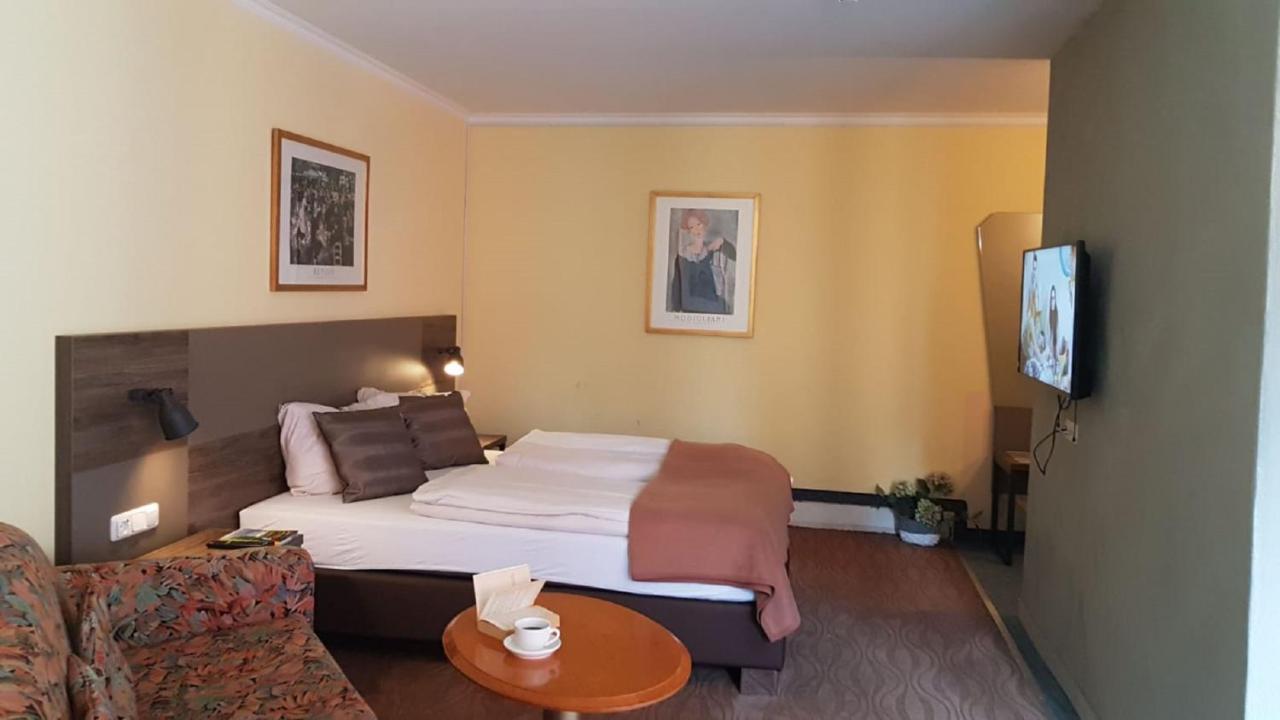 Hotel Am Park ชตัดท์คิลล์ ภายนอก รูปภาพ