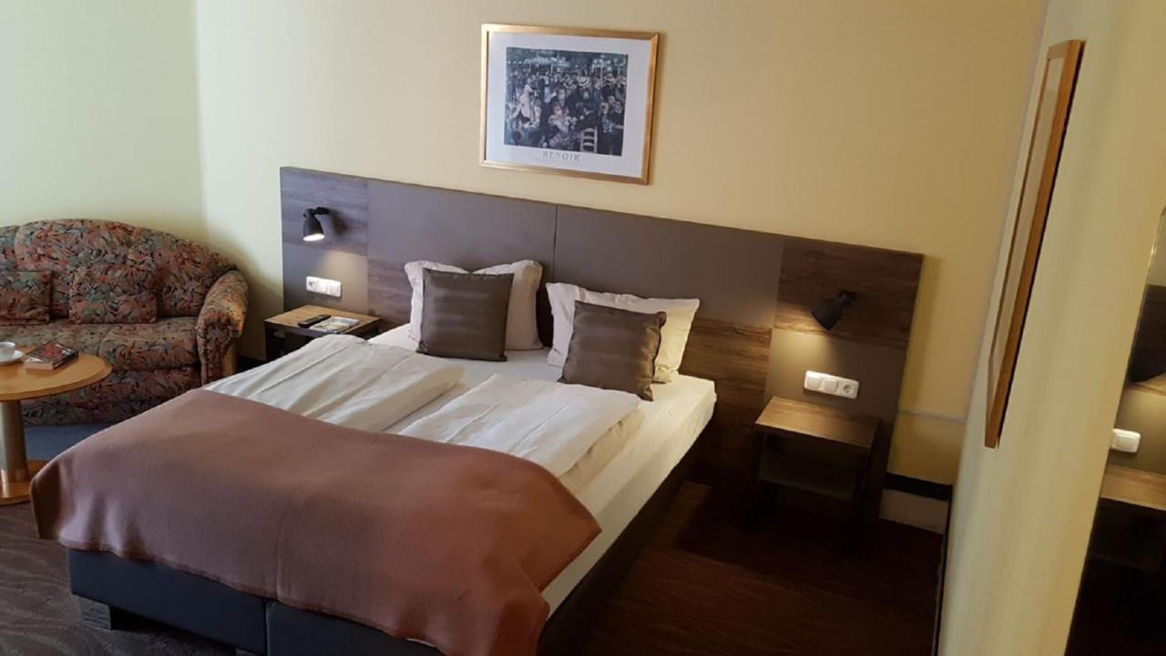 Hotel Am Park ชตัดท์คิลล์ ภายนอก รูปภาพ